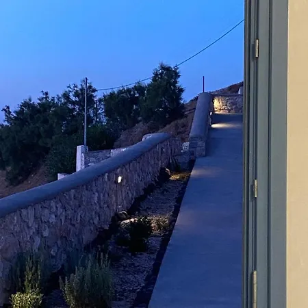 Ena Suites Santorini Pyrgos Kallistis Exterior photo