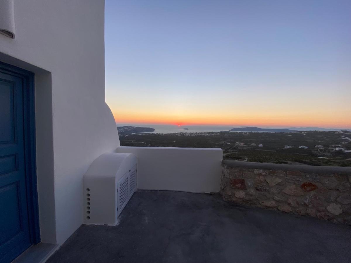 בית נופש Ena Santorini Pýrgos