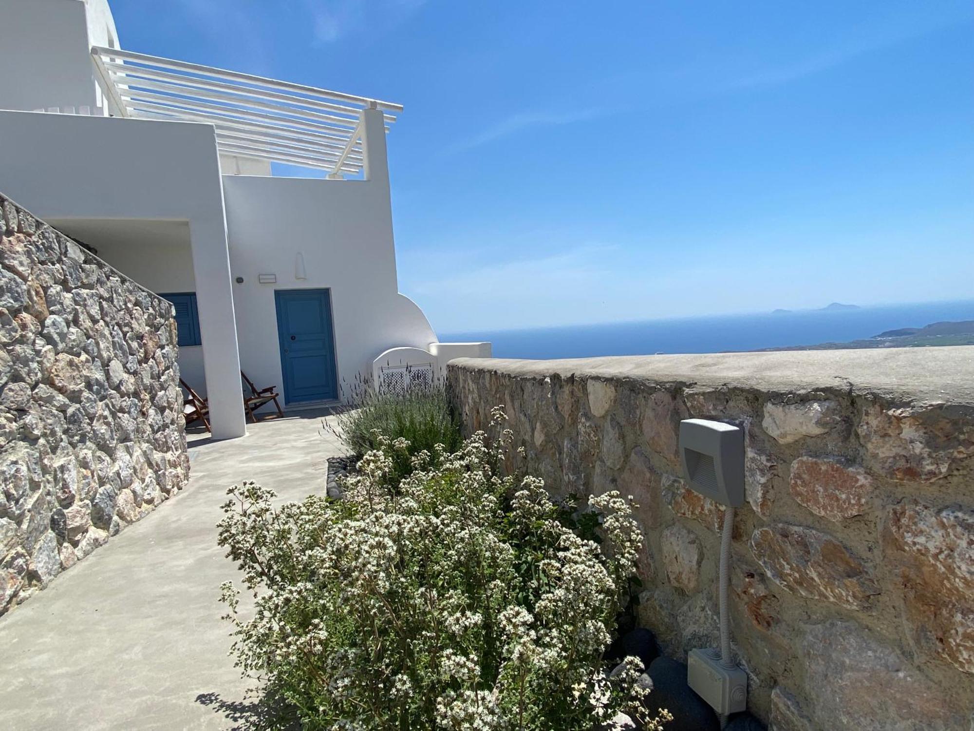 Ena Santorini בית נופש Pýrgos