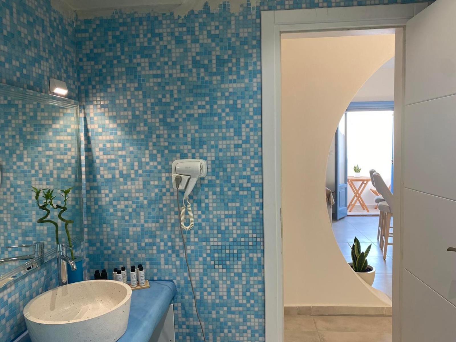 Ena Santorini * Pýrgos